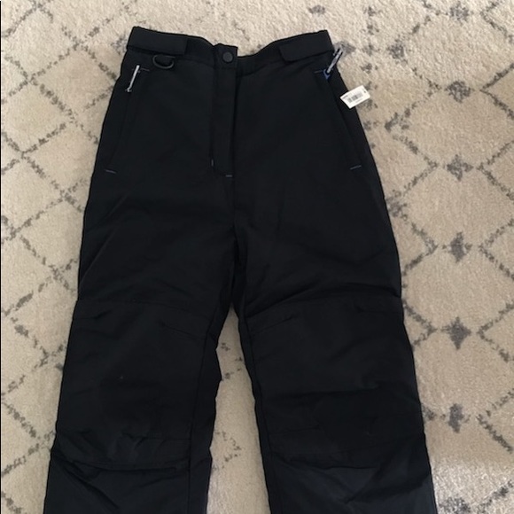 Amazon Essentials Boys' Water-Resistant Snow Pant - Picture 2 of 5